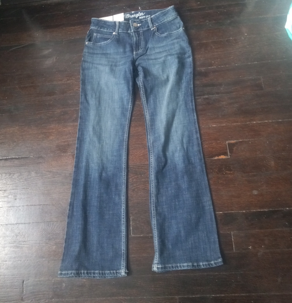 Wranglers Womans Premium Denim Boot Cut Color Blue Size 27/3 X30 Cozy Casual New